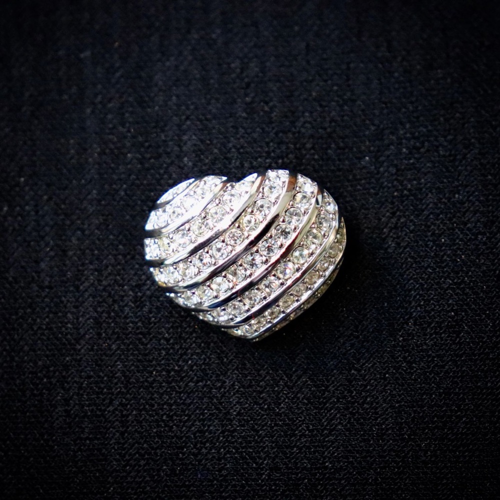 Vonelle by Swarovski Silver Tone Crystal Heart pin/brooch